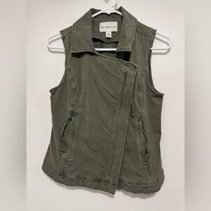 Marrakech Stretchy Vest in Army Green Size Small
